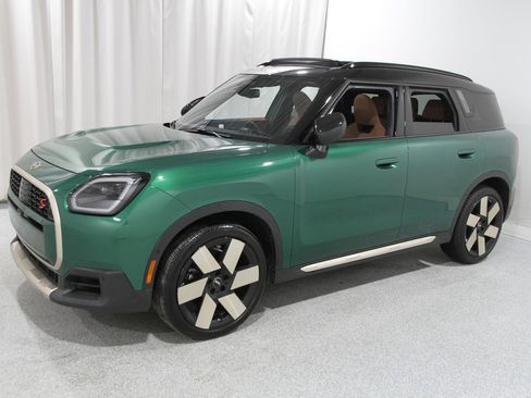Used 2025 MINI Cooper Countryman S w/ Comfort Package Max image 3