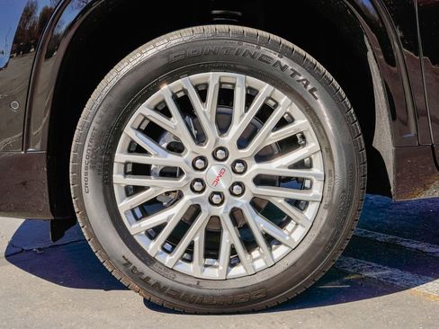 New 2026 GMC Acadia Denali w/ Super Cruise Package FWD image 7