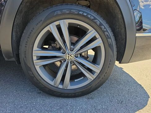 Used 2021 Volkswagen Atlas SE w/ Towing Package AWD/4WD image 11