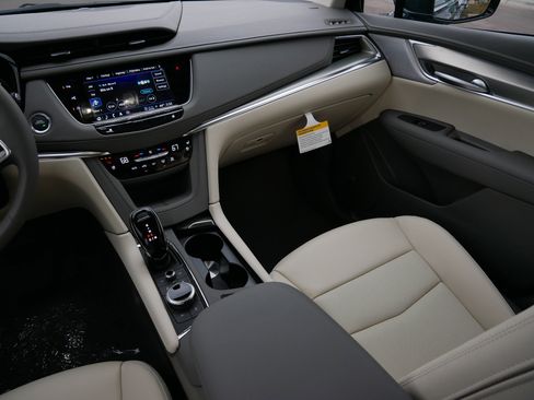 Used 2026 Cadillac XT5 Premium Luxury w/ Driver Assist Package image 9