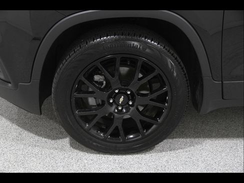 Certified 2022 Chevrolet Trax LT w/ Midnight Edition AWD/4WD image 20