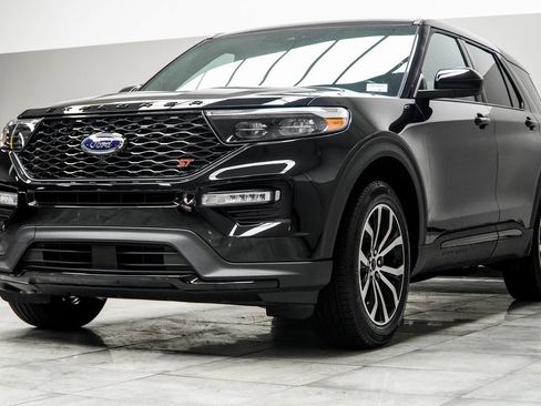 Used 2022 Ford Explorer ST image 8