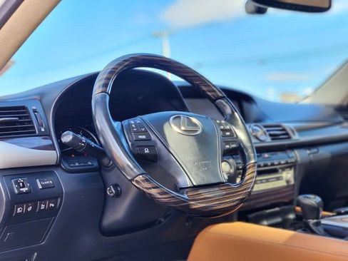 Used 2016 Lexus LS 460 L w/ Ultra Luxury Package image 20