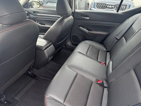 Used 2024 Nissan Altima 2.5 SR FWD image 17