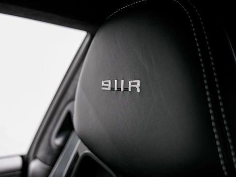 Used 2016 Porsche 911 R RWD image 21