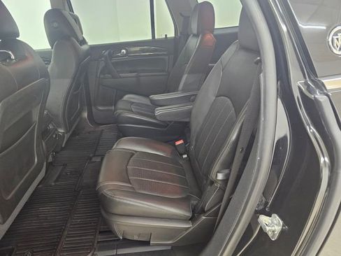 Used 2017 Buick Enclave Leather FWD image 3