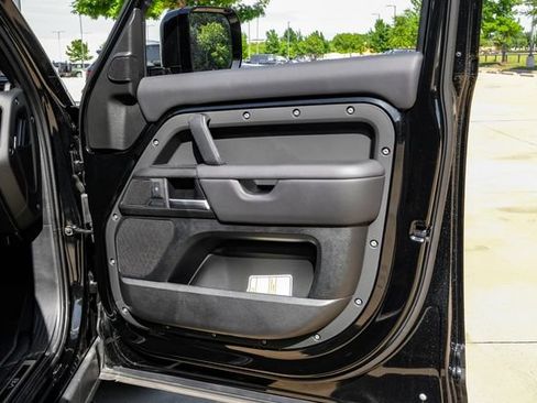 Used 2025 Land Rover Defender 130 V8 AWD/4WD image 65
