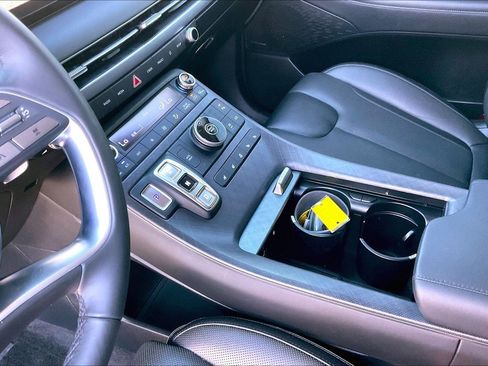 Used 2023 Hyundai Palisade Limited w/ Cargo Package image 18