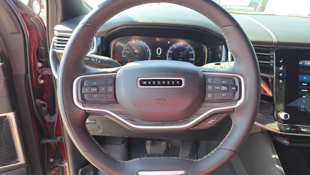 Used 2022 Jeep Wagoneer Series III w/ Premium Group I AWD/4WD image 14