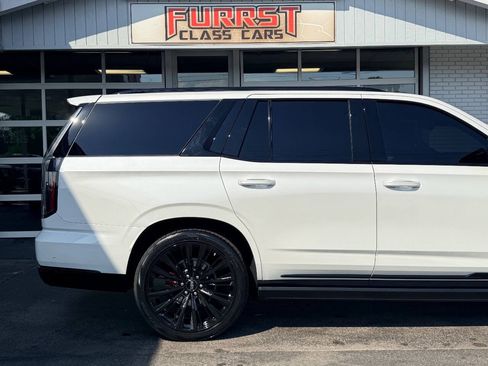 Used 2025 Cadillac Escalade Sport Platinum w/ LPO, ONYX Package AWD/4WD image 10
