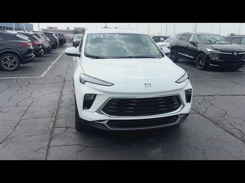 Used 2024 Buick Encore GX Preferred w/ Comfort Package FWD image 3