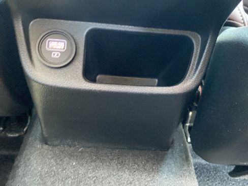 Certified 2022 Kia Seltos SX w/ Sunroof Package AWD/4WD image 27