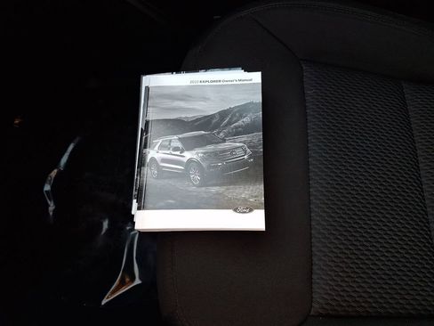 Certified 2022 Ford Explorer XLT w/ Class IV Trailer Tow Package image 26