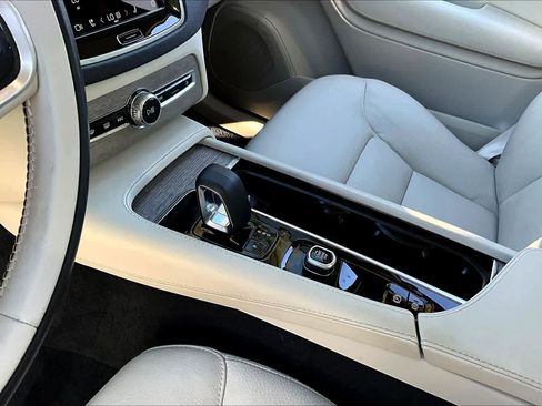 Used 2023 Volvo XC90 T8 Plus w/ Protection Package Premier image 14