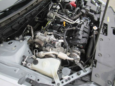 Used 2024 Nissan Altima 2.5 SV image 13