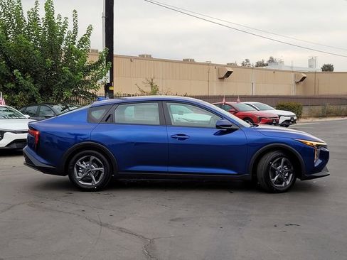 New 2025 Kia K4 LXS image 4