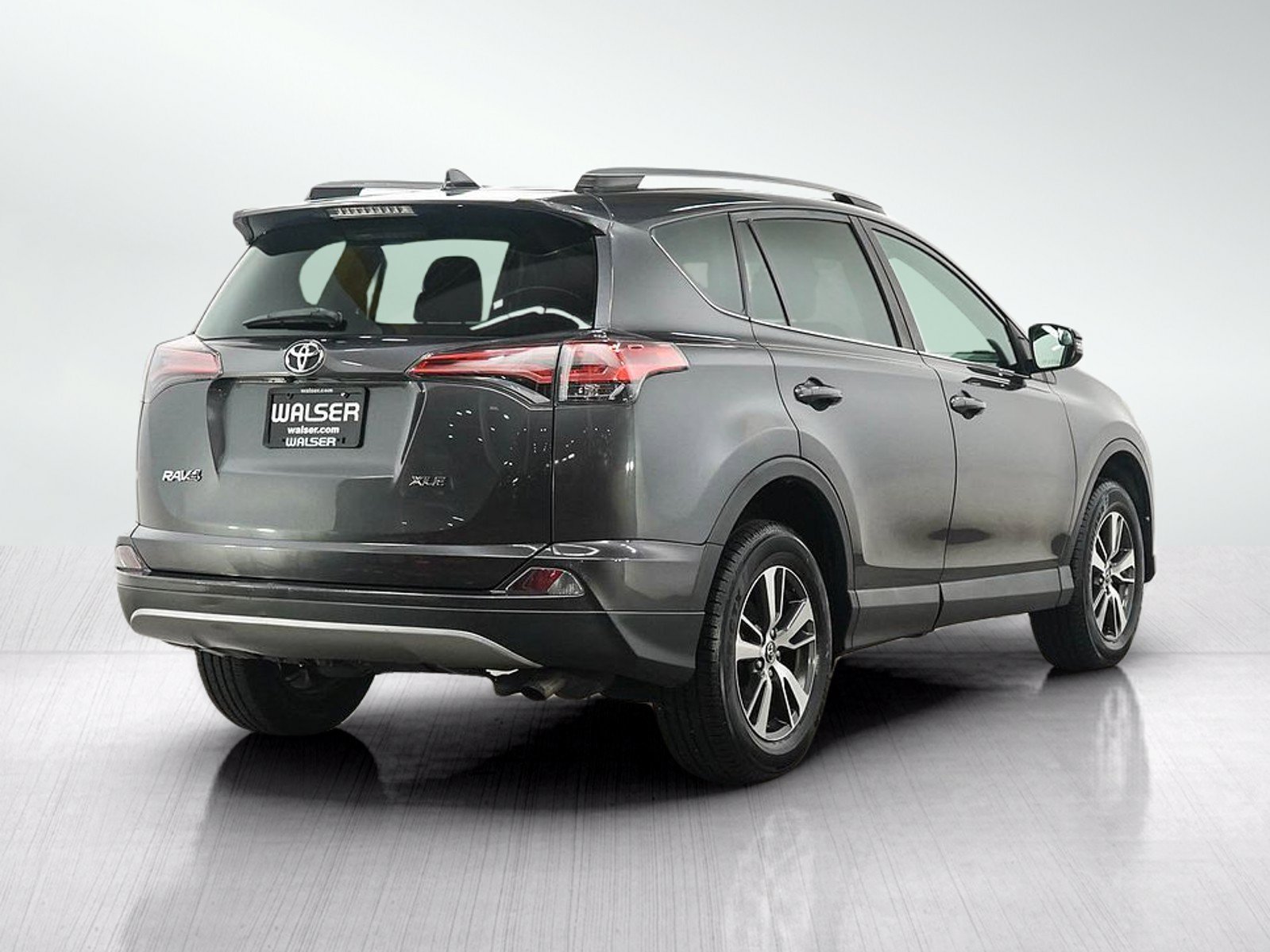 Used 2017 Toyota RAV4 XLE w/ Carpet Mat Package FWD image 5