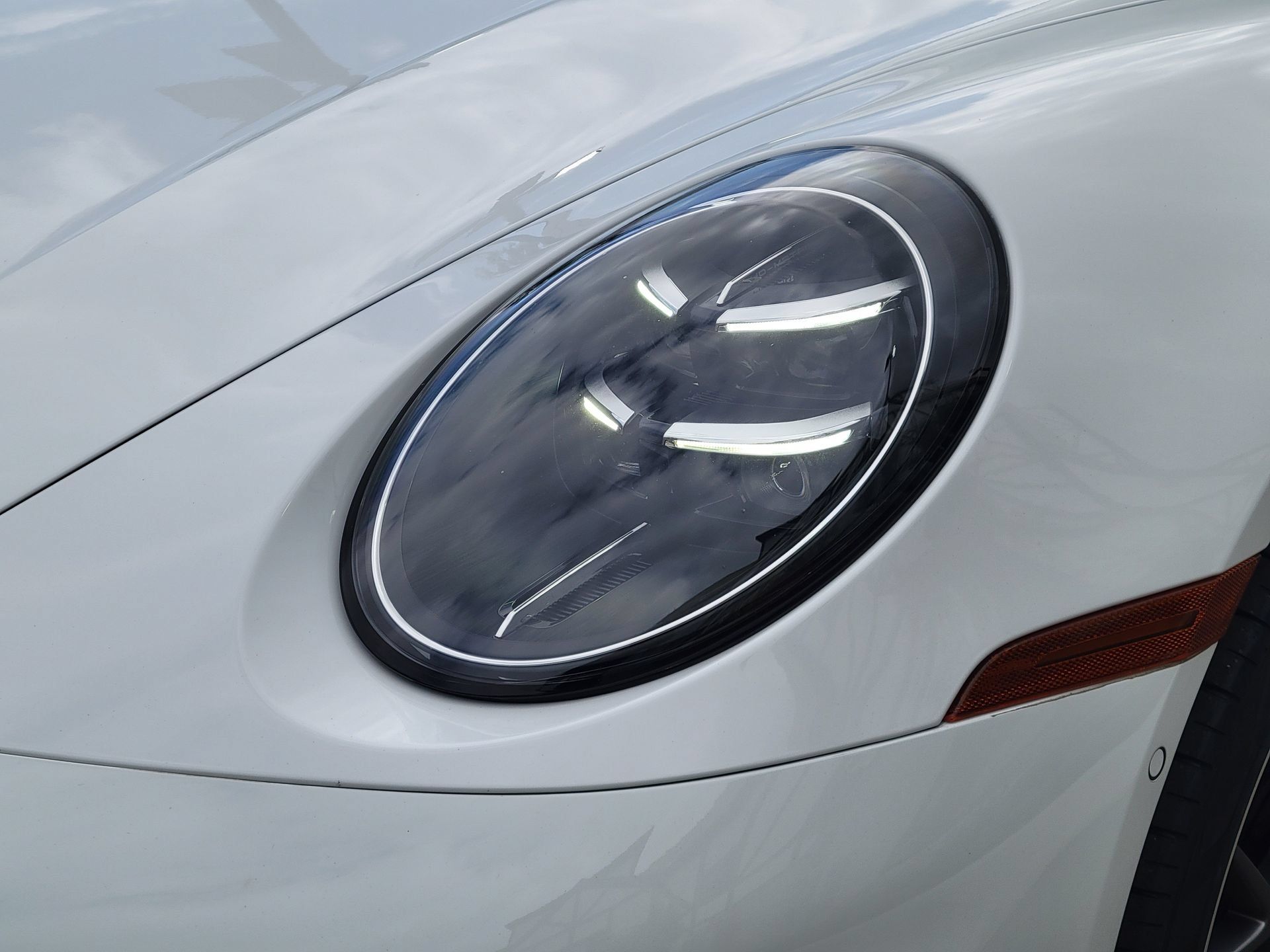 Certified 2025 Porsche 911 Carrera RWD image 31