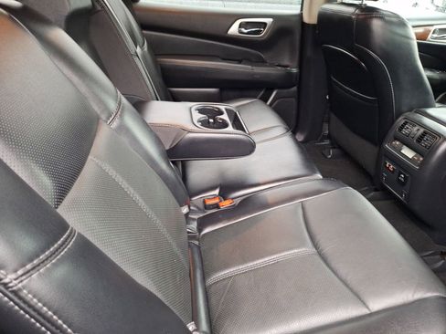 Used 2020 Nissan Pathfinder Platinum image 33