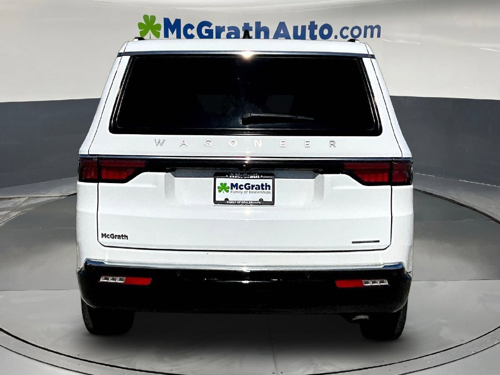 Used 2024 Jeep Wagoneer Series III AWD/4WD image 6