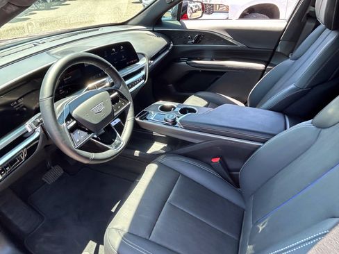 Used 2024 Cadillac Lyriq Sport RWD image 9