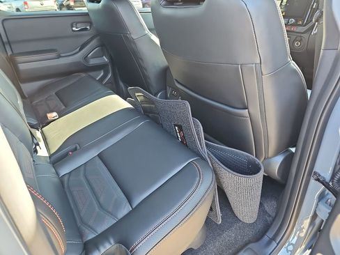 Used 2025 Nissan Frontier PRO-4X w/ Pro Premium Package image 13