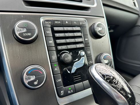 Used 2015 Volvo V60 T5 Platinum image 35