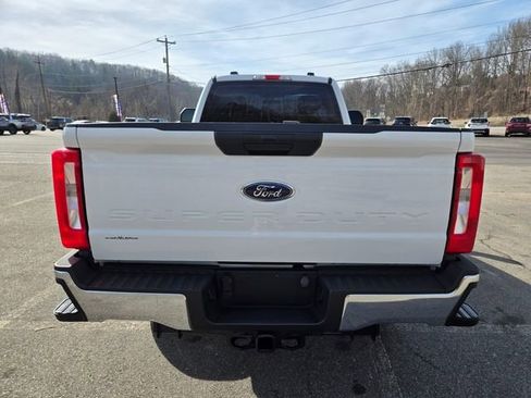 Used 2024 Ford F250 XL w/ XL Chrome Package image 6
