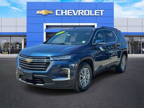 Certified 2023 Chevrolet Traverse LT w/ Rear Camera Mirror Package AWD/4WD image 7