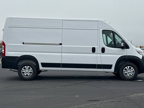 New 2026 RAM ProMaster 2500 w/ Quick Order Package 22G SLT image 2