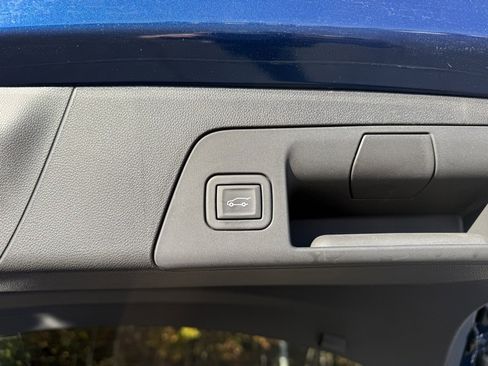 Certified 2023 Buick Envision Avenir image 47