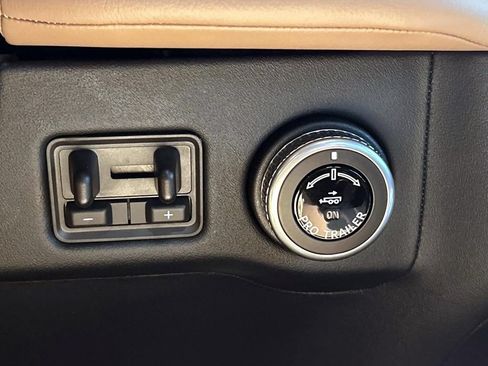 Used 2025 Lincoln Navigator L Black Label AWD/4WD image 35
