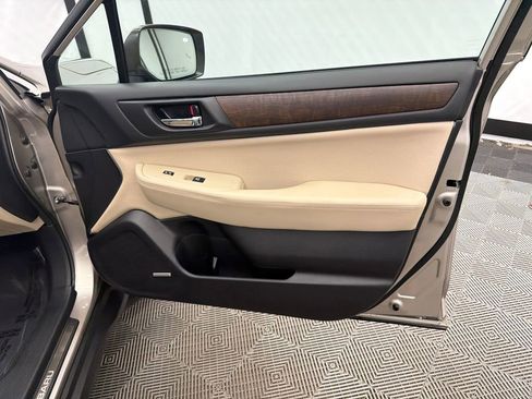 Used 2016 Subaru Outback 2.5i Limited AWD/4WD image 16