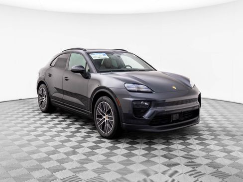 Certified 2025 Porsche Macan 4 Electric image 6