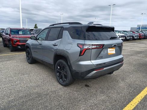 New 2026 Chevrolet Equinox LT w/ Convenience Package II AWD/4WD image 4