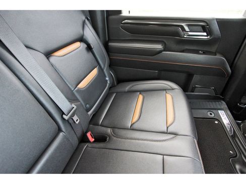 Used 2024 GMC Sierra 2500 AT4 w/ AT4 Premium Plus Package AWD/4WD image 15