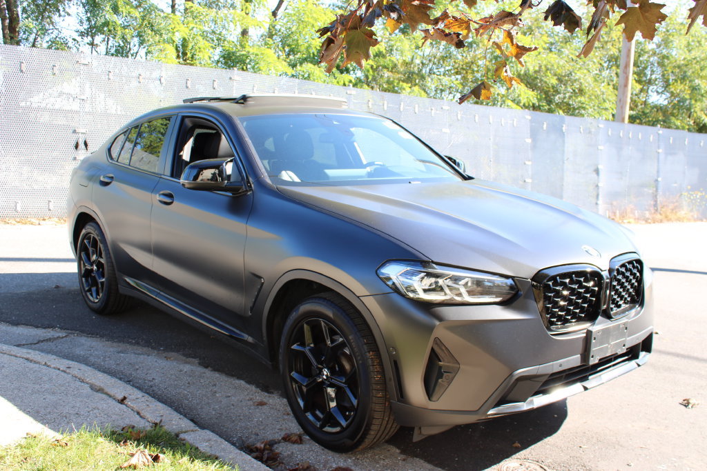 Used 2023 BMW X4 xDrive30i AWD/4WD image 4