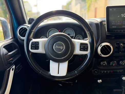 Used 2014 Jeep Wrangler Unlimited Sahara AWD/4WD image 25