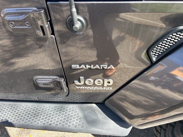 Used 2020 Jeep Wrangler Unlimited Sahara w/ Cold Weather Group AWD/4WD image 5
