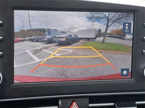 Used 2023 Hyundai Elantra SEL w/ Cargo Package image 17