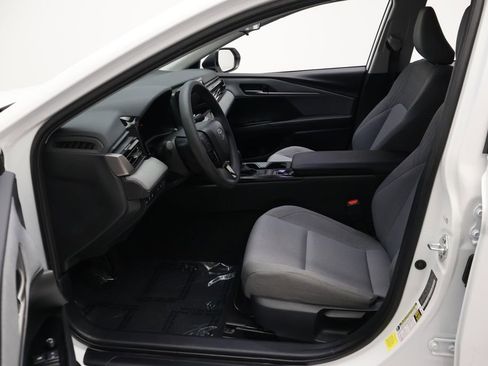 Certified 2025 Toyota Camry LE FWD image 14