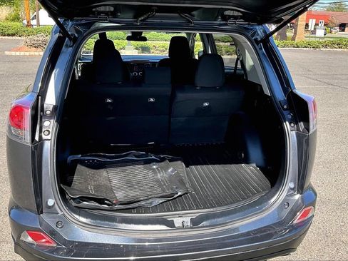 Used 2018 Toyota RAV4 LE w/ All Weather Liner Package AWD/4WD image 34