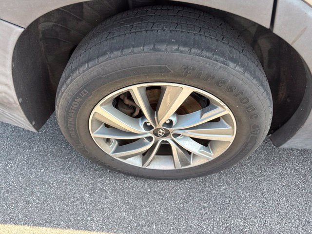 Used 2019 Hyundai Santa Fe SEL FWD image 9