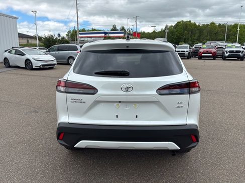 Certified 2026 Toyota Corolla Cross LE AWD/4WD image 6