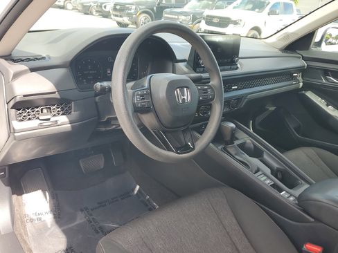 Used 2023 Honda Accord EX image 9