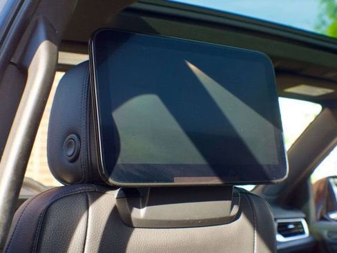 Used 2021 GMC Yukon XL Denali w/ Denali Premium Package image 47