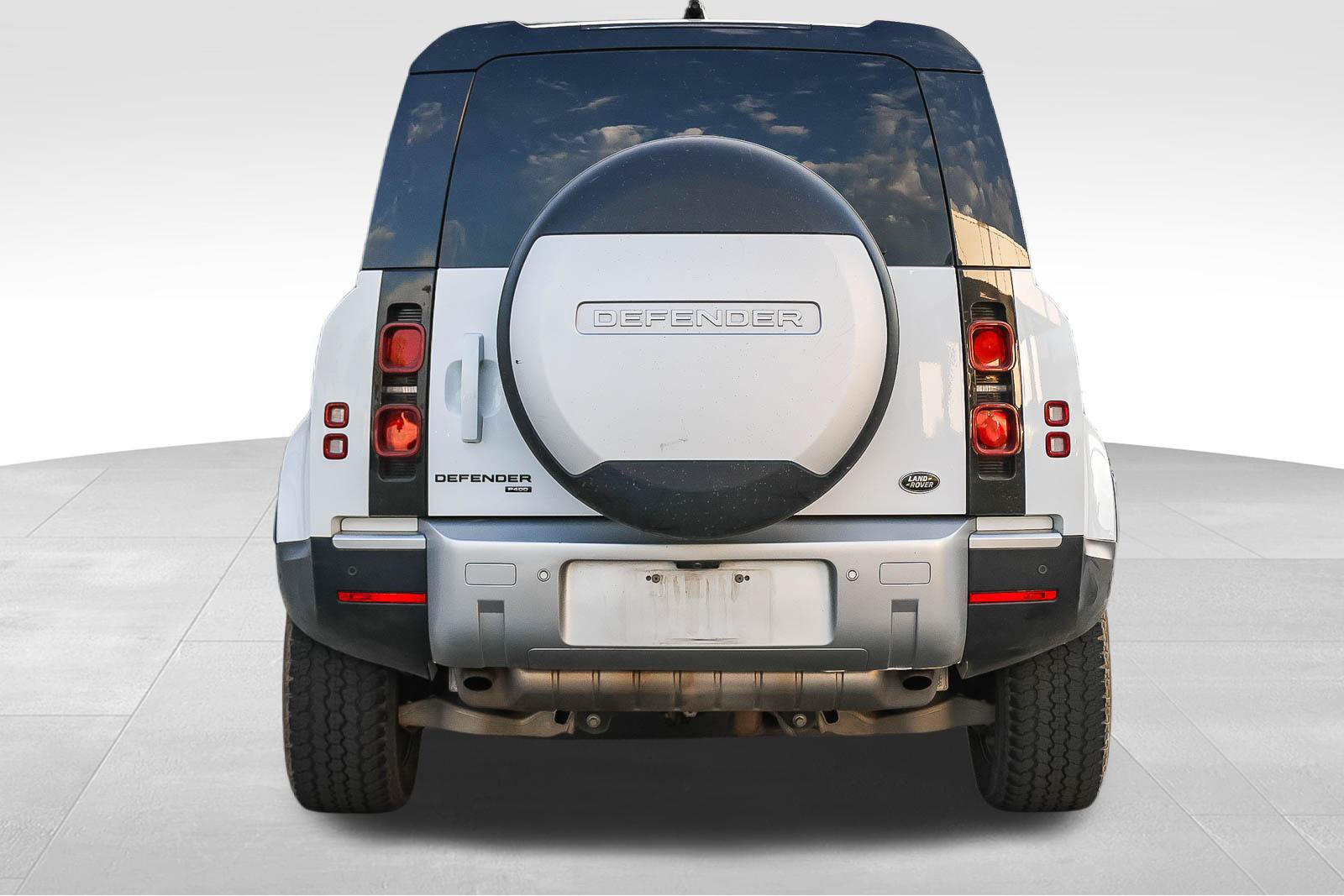Certified 2025 Land Rover Defender 110 X-Dynamic SE AWD/4WD image 6