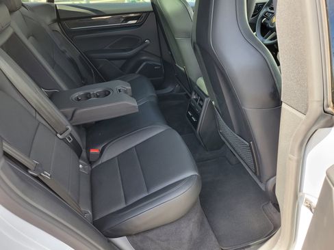 Used 2025 Porsche Macan Electric image 29