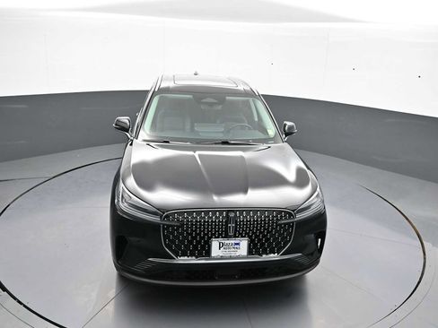 Used 2026 Lincoln Aviator AWD image 39