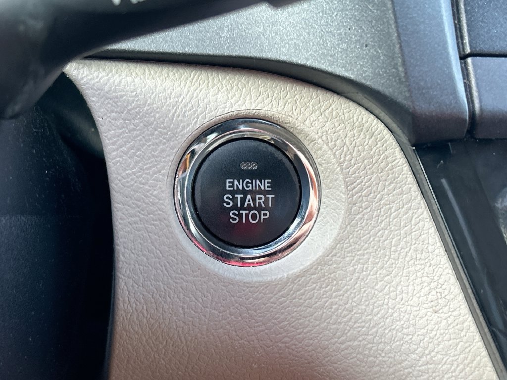 Used 2018 Toyota Sienna XLE w/ XLE Navigation Package FWD image 19